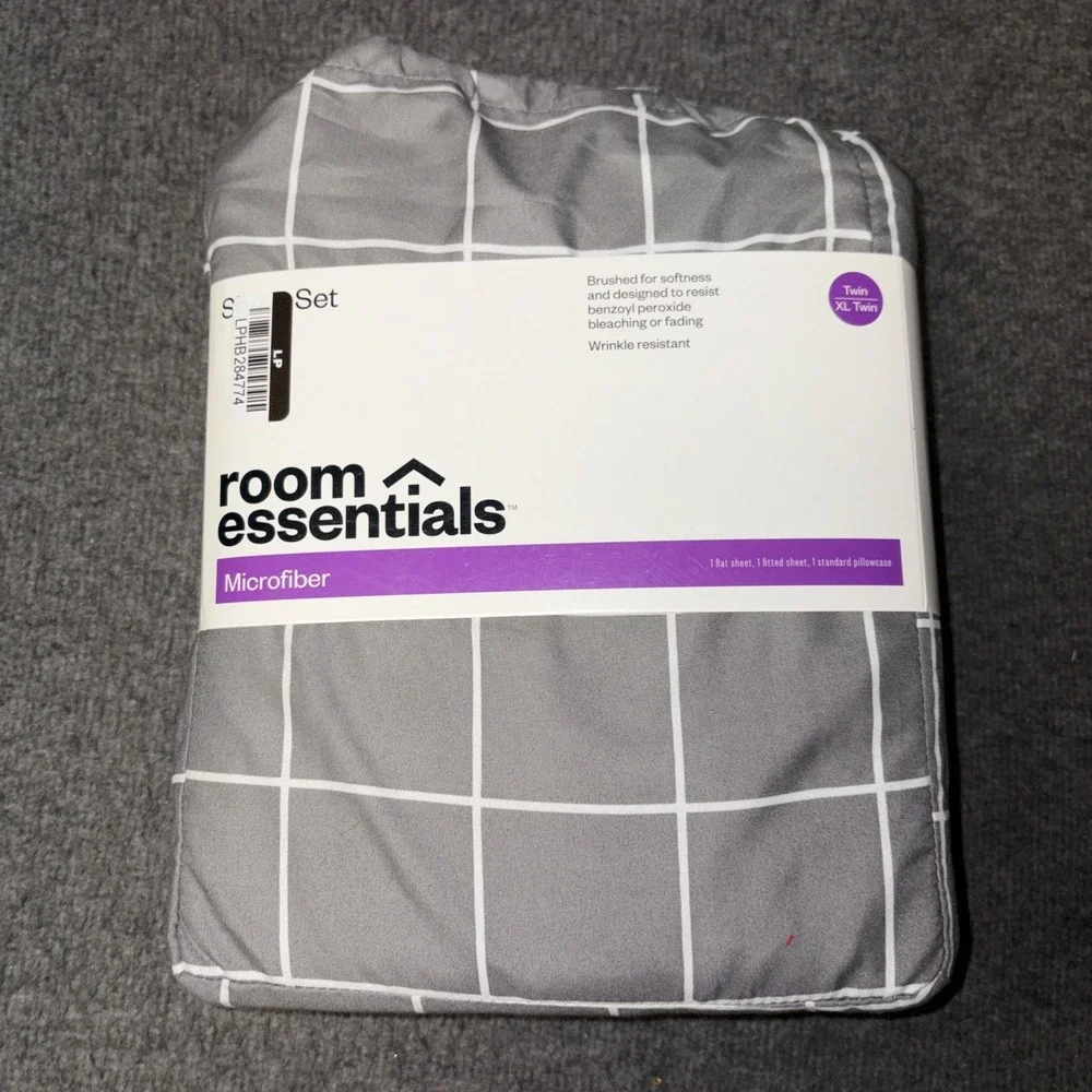 NEW- Room Essentials - Microfiber Sheet Set Gray/White Grid Twin/Twin XL - FAST